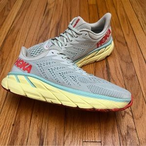 $140 Hoka One One Clifton 7 Running Shoes 8.5 EUC Gray Yellow Blue Red
